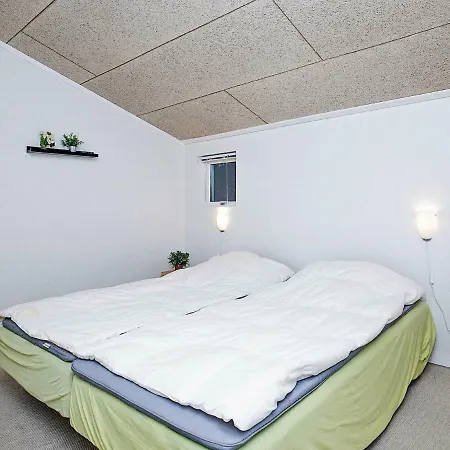 Hébergement de vacances Luxurious Holiday In Hals With Sauna *